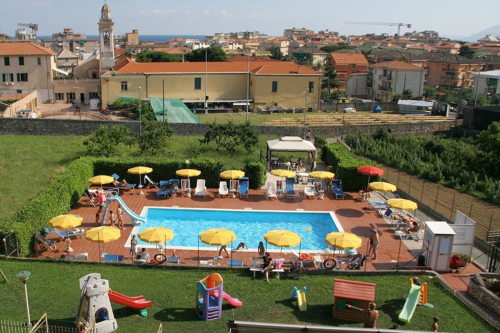 Residence Mizar Pietra Ligure Exterior photo