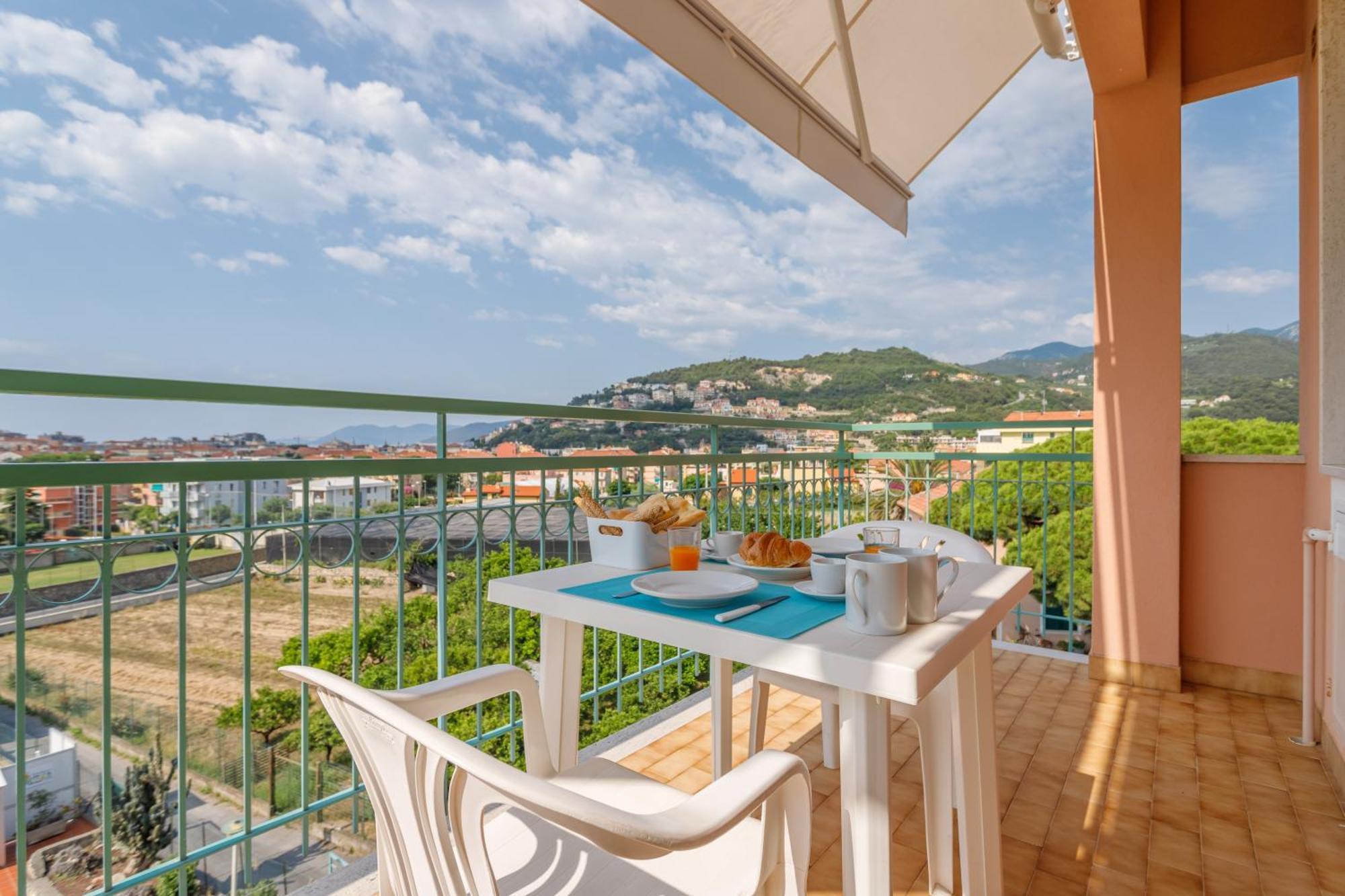 Residence Mizar Pietra Ligure Exterior photo
